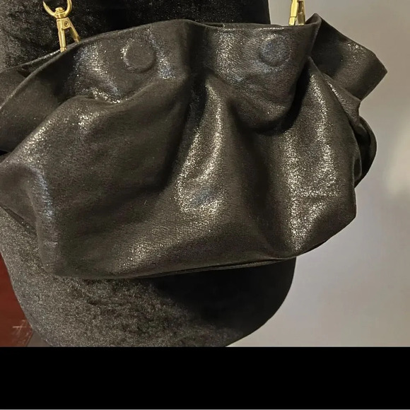 - ANTHROPOLOGIE JORY RUFFLE BLACK CLUTCH WITH DETACHABLE GOLD CHAIN - Picture 4 of 12